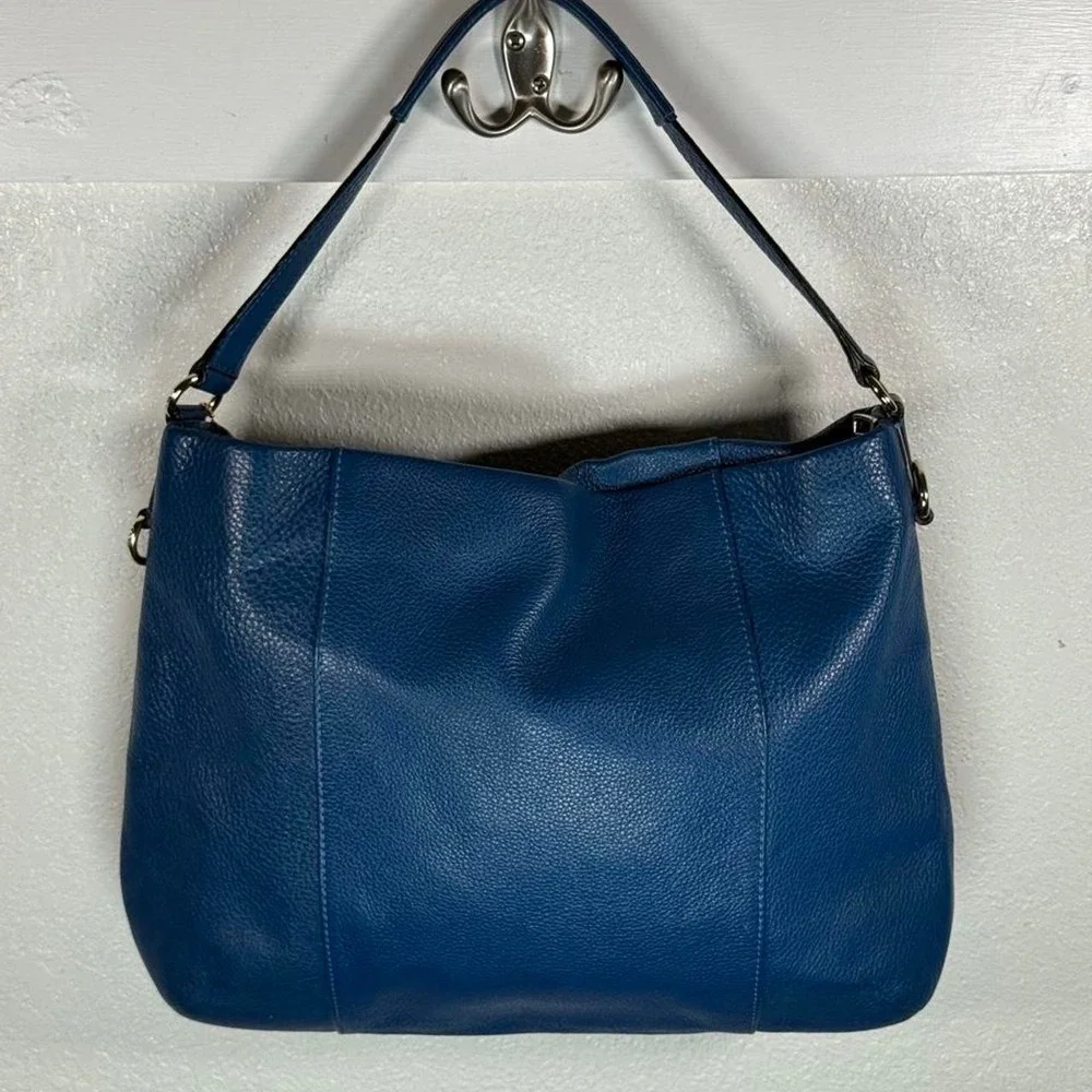 N/A blue coach